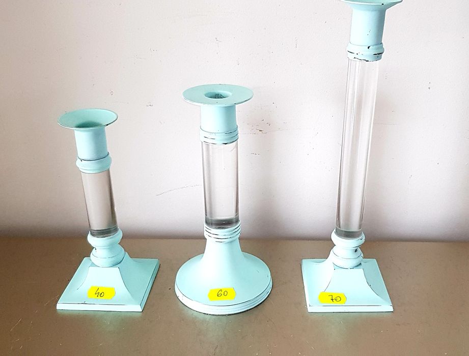 Sfeșnic vechi din metal și plexic