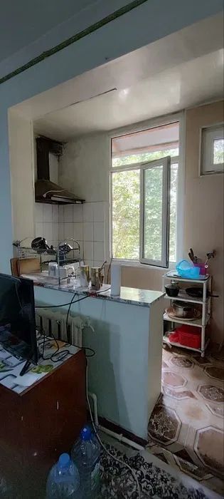Продаётся 2х комнатная квартира переделанный  3 Чиланзар 18 квартале