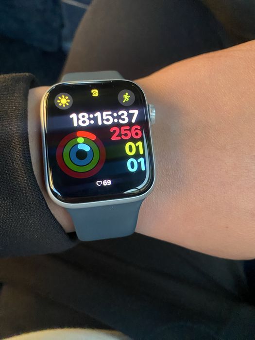 Apple Watch SE (2‑го поколения) срочно