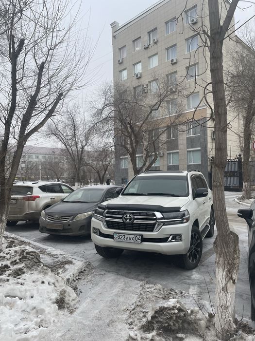 Аренда Авто джип внедорожник  перевозки Кортеж ВИП такси Роддом