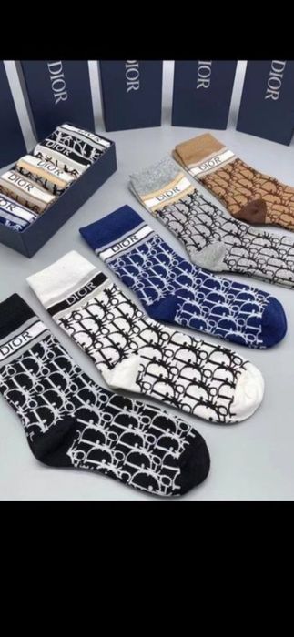 Șosete Christian Dior model 2025, prețul este ptr o pereche