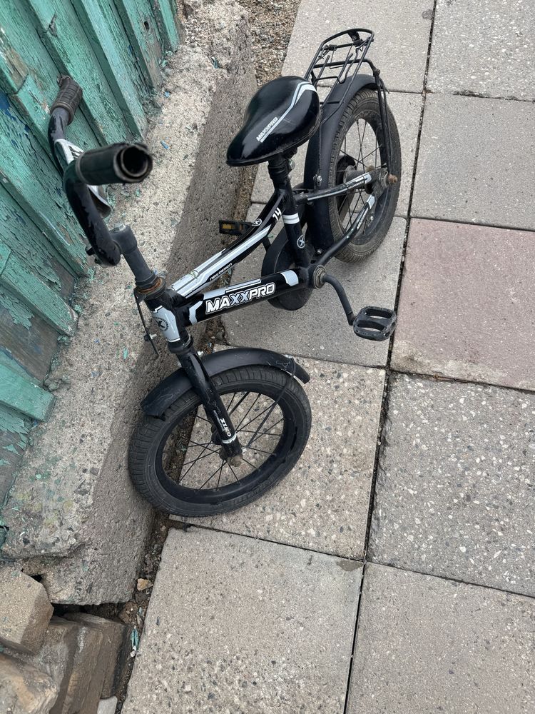 Детсиюкий велоспиед