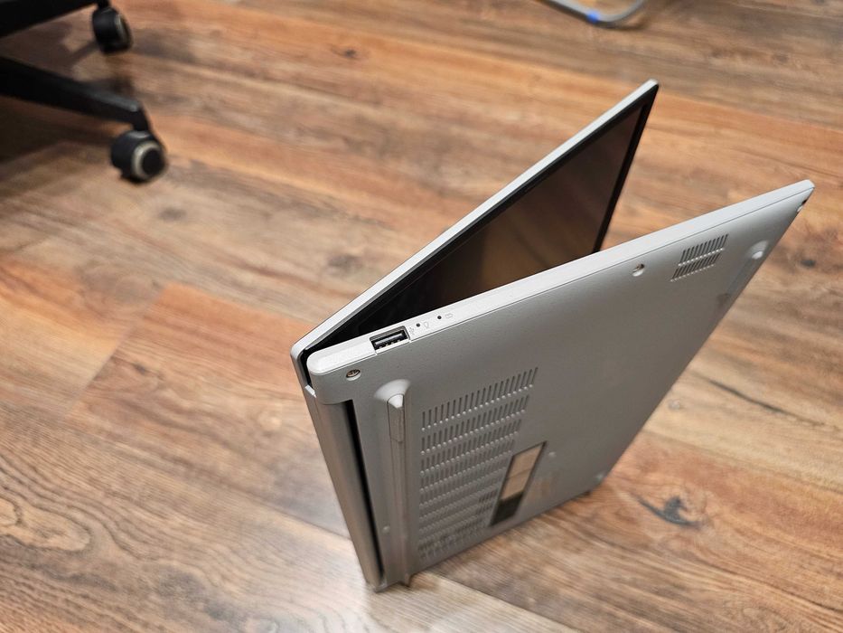 Лаптоп ASUS Vivobook 15 X1504ZA 15.6" i7 1255u 16GB RAM 512GB SSD