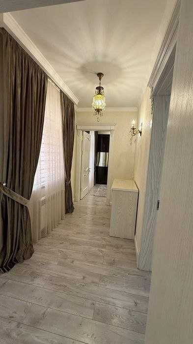 Ор. Малика базар, 3/2/8, 111 м2, с ремонтом, с обстановкой. 139 000$.