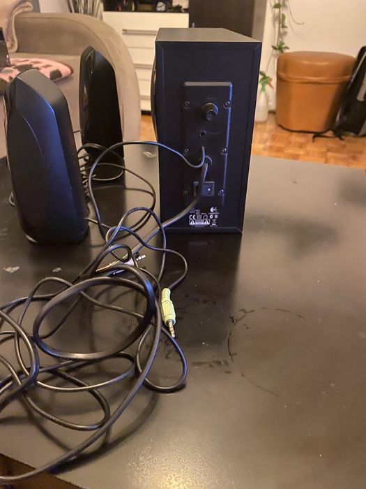 Logitech S-220 2.1 – Boxe + Subwoofer – Sunet clar și bass puternic