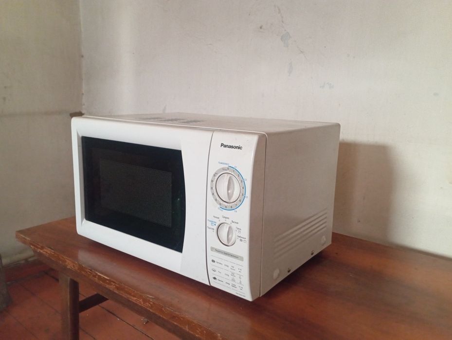 Продам микроволновку Panasonic .