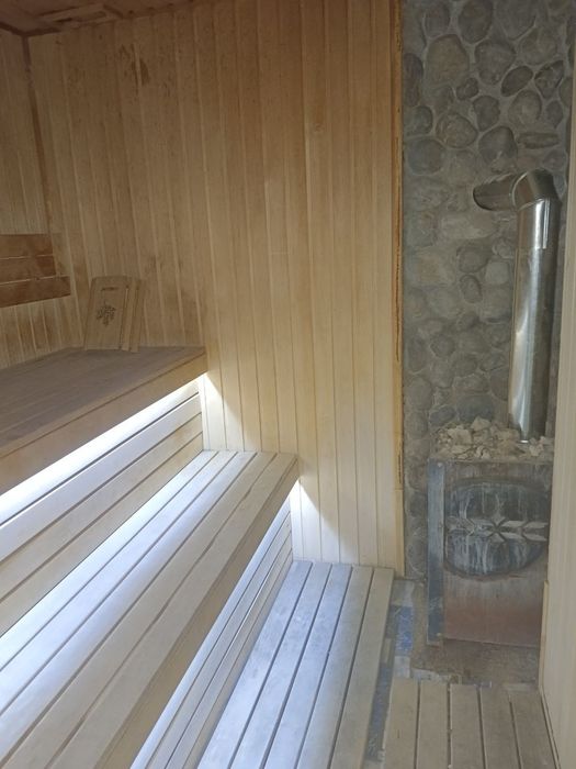 Срочно продается Сауна в Ик-ота 5 кабинок 12 соток 3 бассейна фасад 30