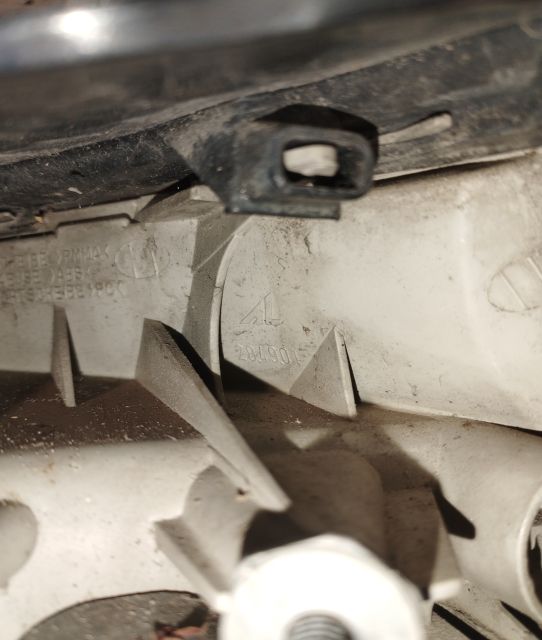 Lampa / Tripla stop stanga pe aripa 1K6 945 095N Volkswagen VW Golf a