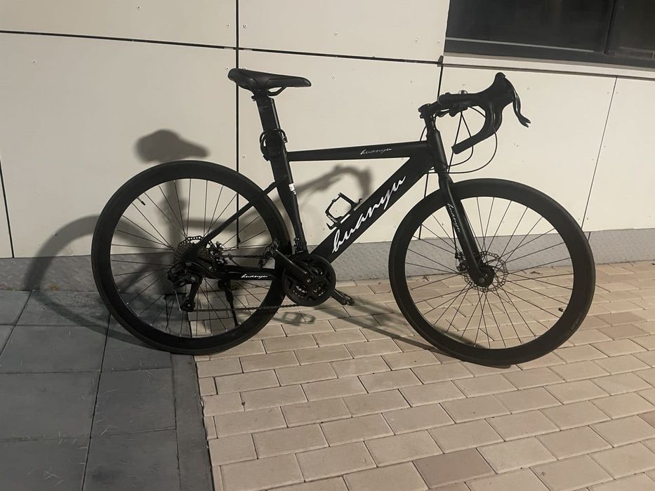 Шоссейный велосипед Luanyu