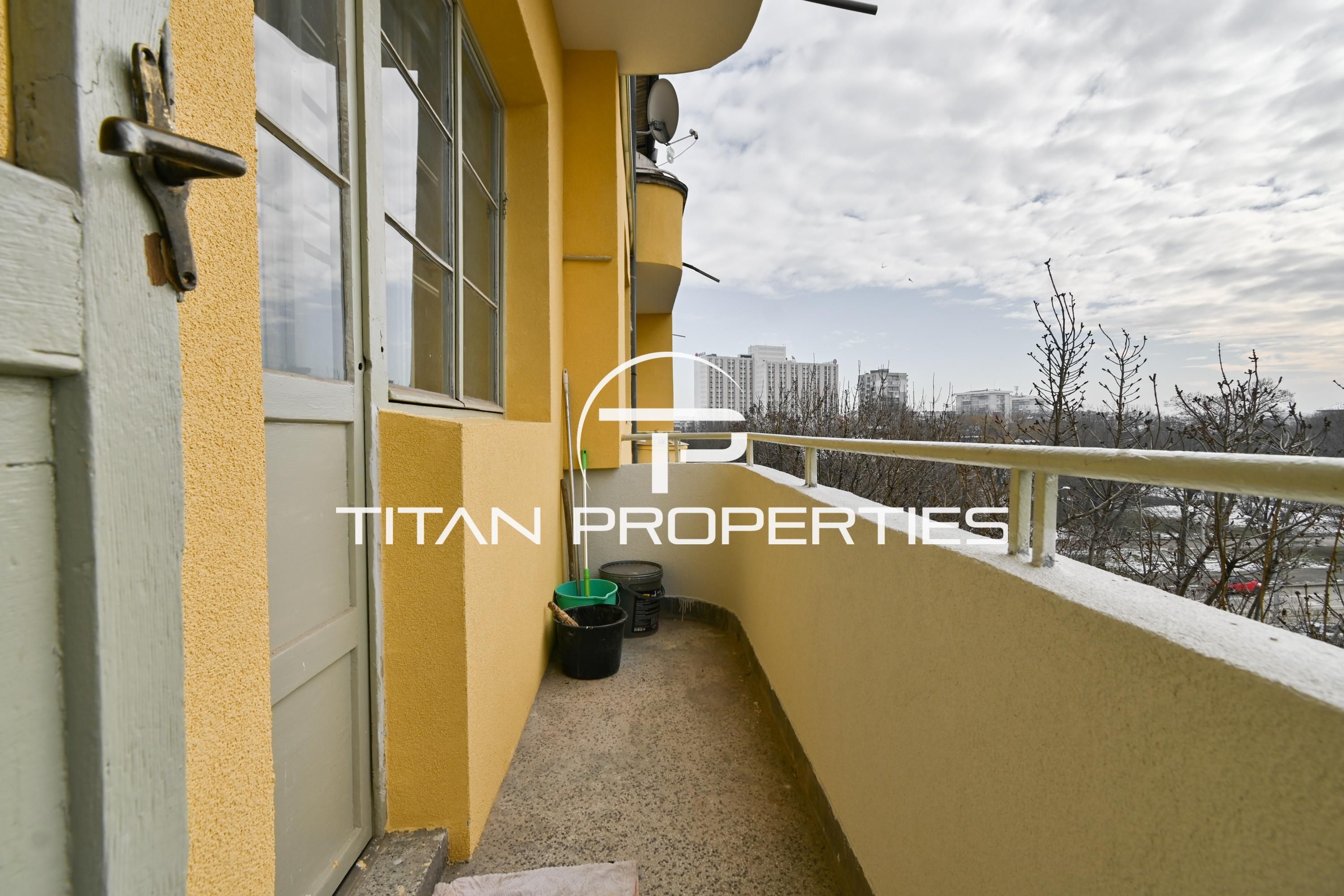 Тристаен , за продажба , ж.к. Банишора