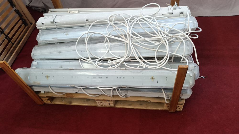 Corp iluminat pt. Neon LED ,pt. 2 neoane , 120 cm lungime ,pt. Hale/ga