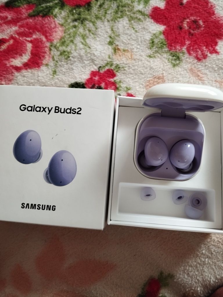 Samsung buds2 lavender