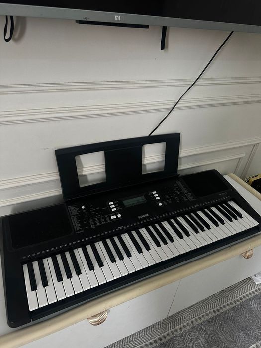 Синтезатор Yamaha PSR-E373