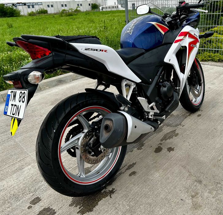 Honda CBR 250R 2011 A2