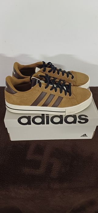 ADIDAS nou (negociabil)