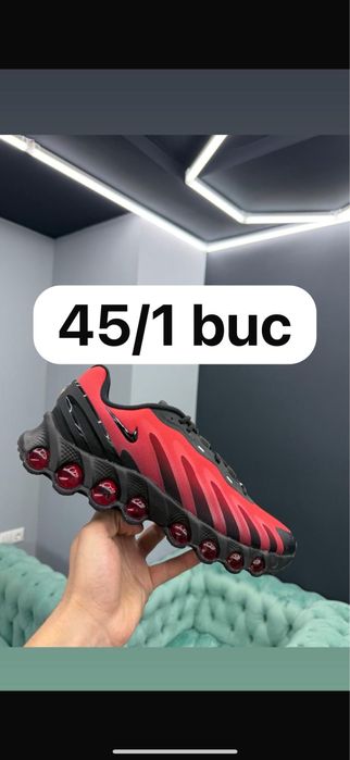 Nike DN8 rosii marimea 45 noi originali