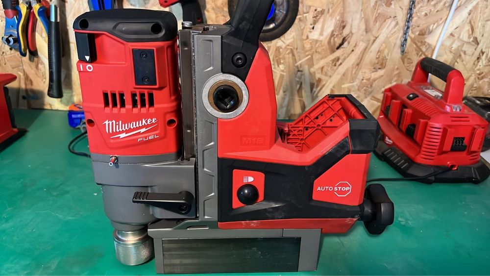 Masina de gaurit cu talpa magnetica Milwaukee M18FMDP-0C,