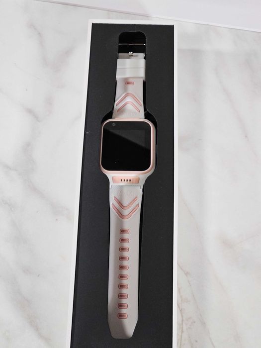 MyKi Watch 4 Детски смарт часовник с GPS, видео разговори и SOS бутон!