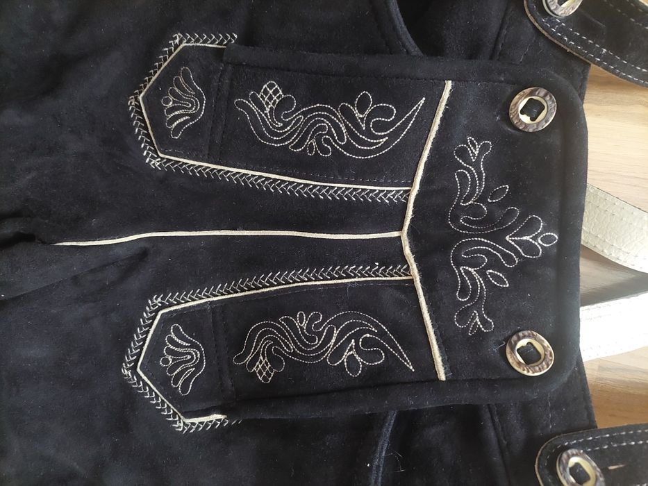 Pantaloni bavarezi Edel heiss, pentru festival Oktoberfest,negru