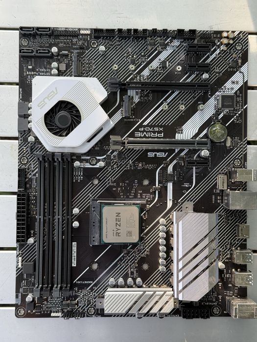 Комплект Asus X570P + ryzen 9 3900 XT