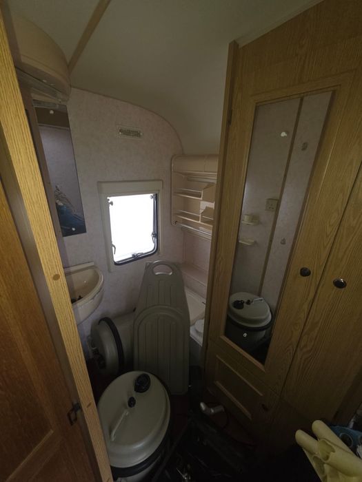 Vand rulota adusa recent in romania