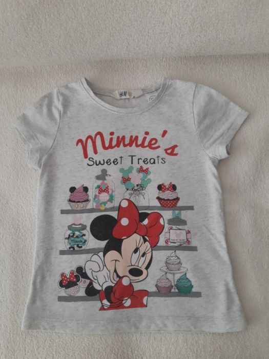 Tricouri H&M cu Minnie Mouse.