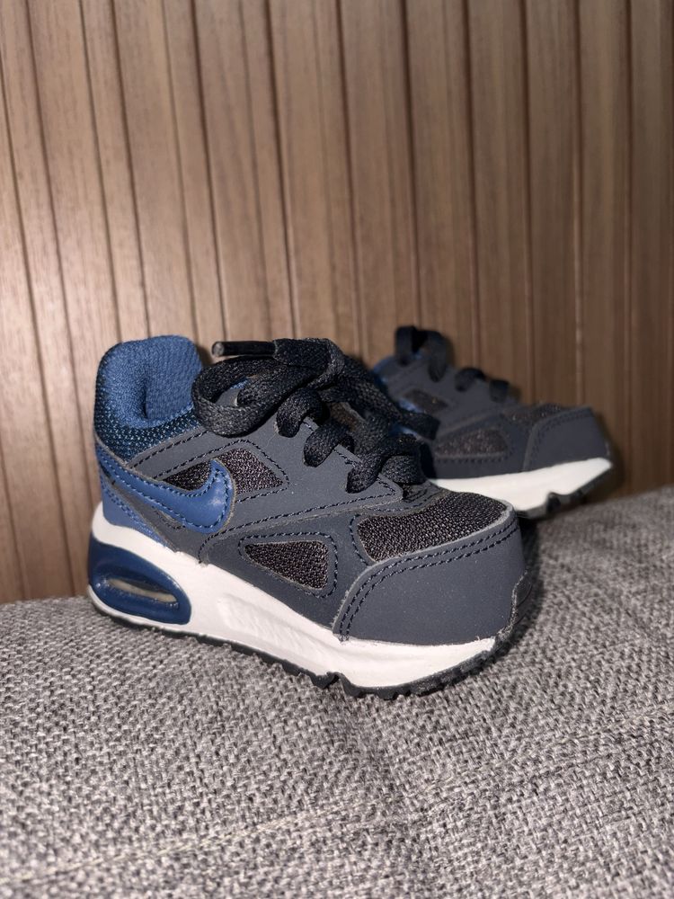 Бебешки nike airmax