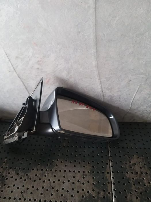 Oglinda dreapta audi a3 8p pentru piese