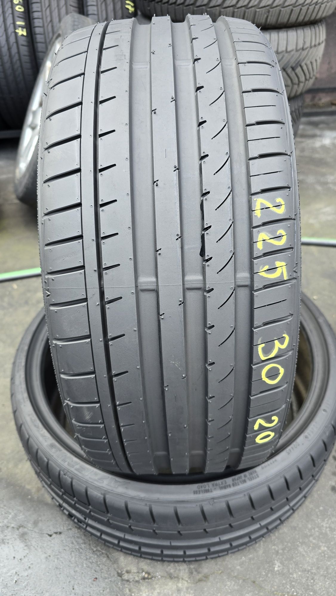 2 anvelope vară Falken 225/30/20