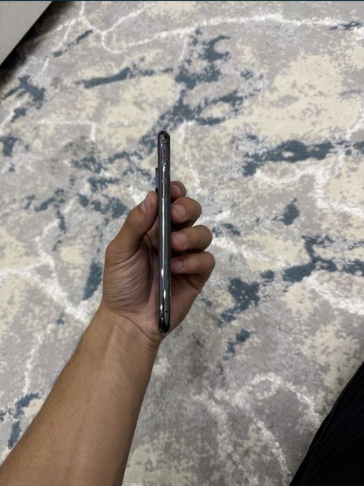 Iphone xs idel holatda umuman aybi yo