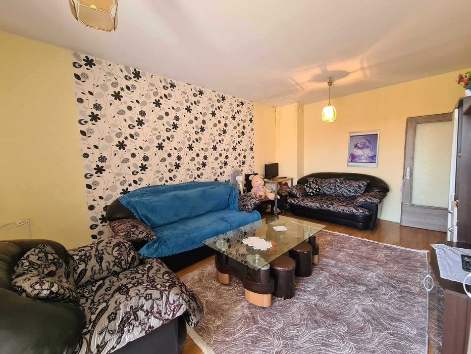 Продава се Двустаен апартамент в с. Стамболово, Област Хасково - 68 кв.м за 1000 €/кв.м - Снимка #2