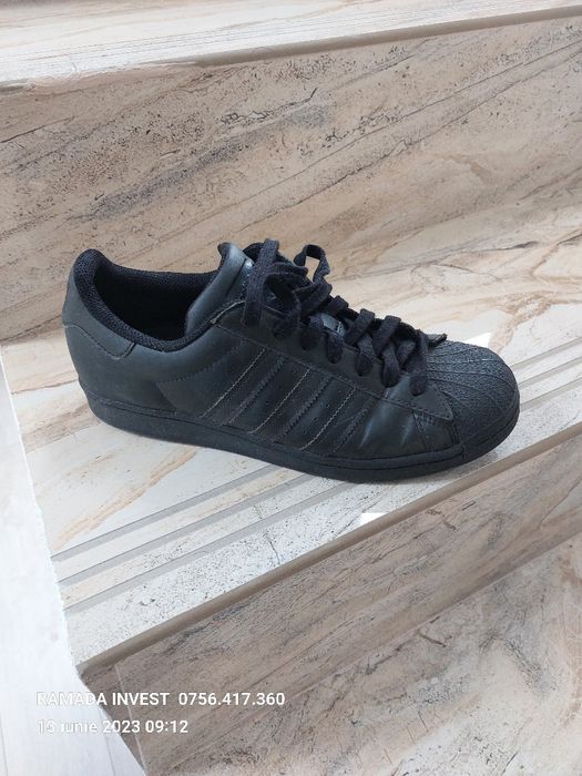 Vând Adidași Marca Adidas mărimea 42   Preț  250 lei