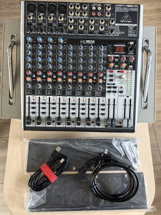 Mixer  Behringer