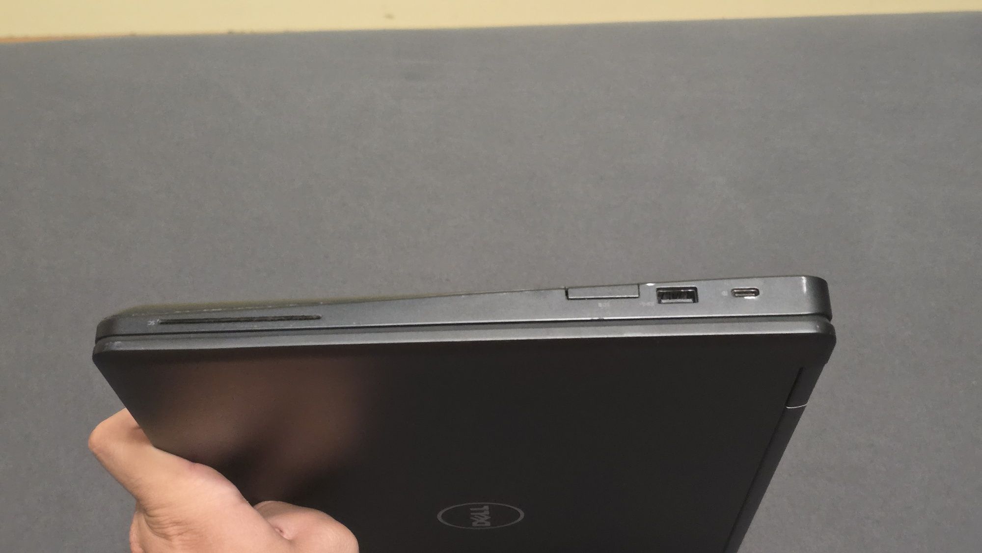 Dell Latitude 5580 15.6" i5-7600U Nvidia 930mx 16GB RAM 256GB SSD