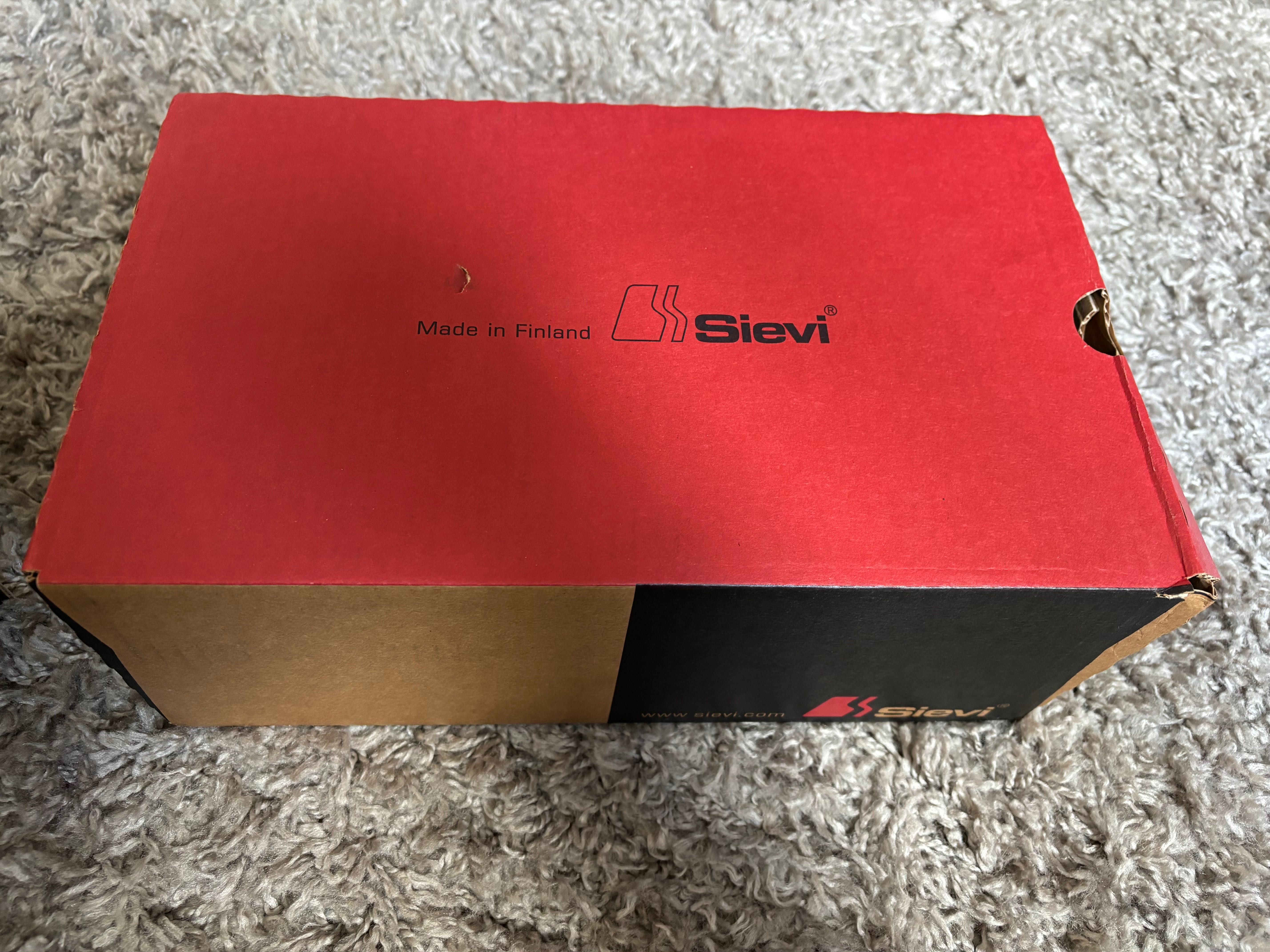 Работни защитни обувки Sievi 44 номер Антистатични
Водоотблъскващи