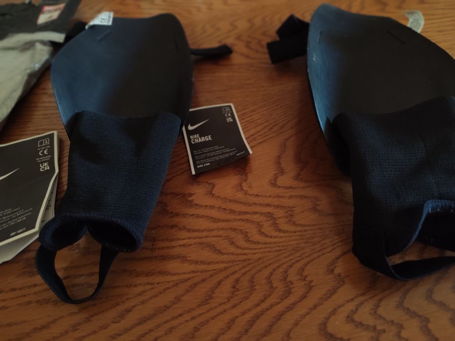 Apărători Nike Charge