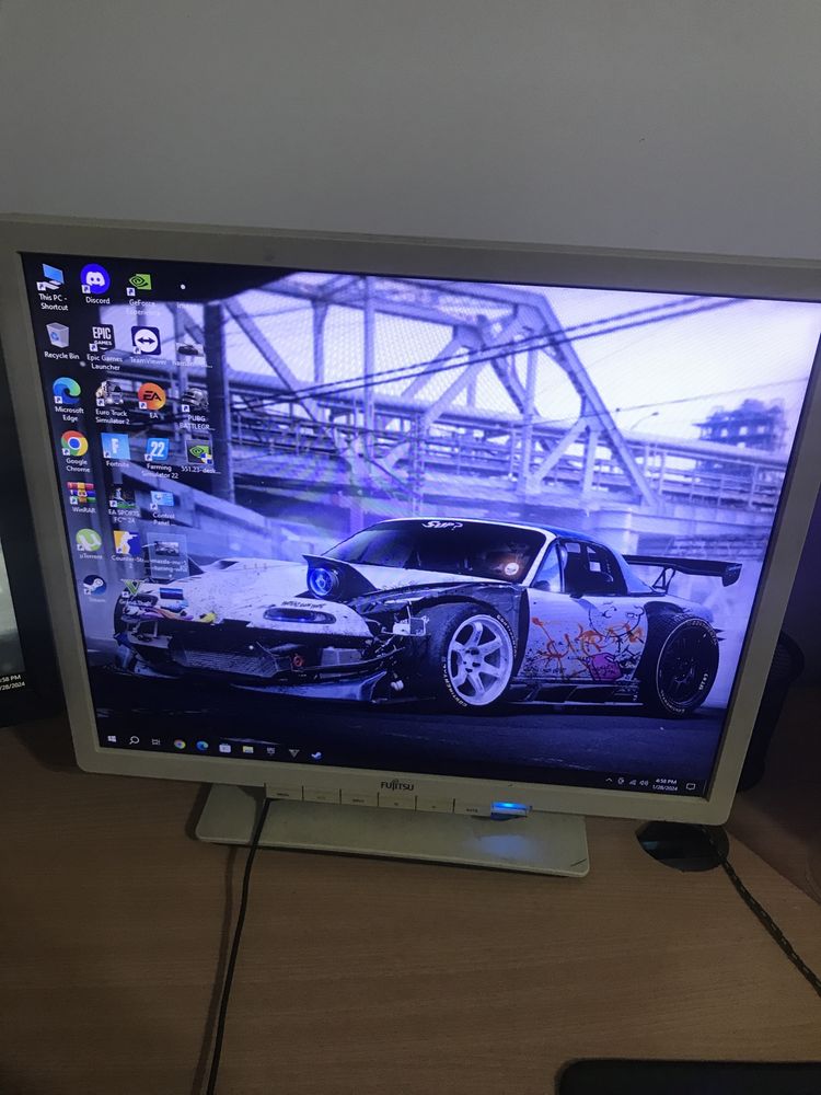 Vand 2 monitoare FUJITSU SI LG