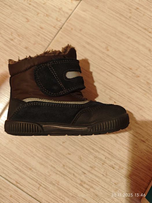 Боти за момче 25 номер