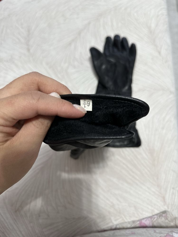 Перчатки