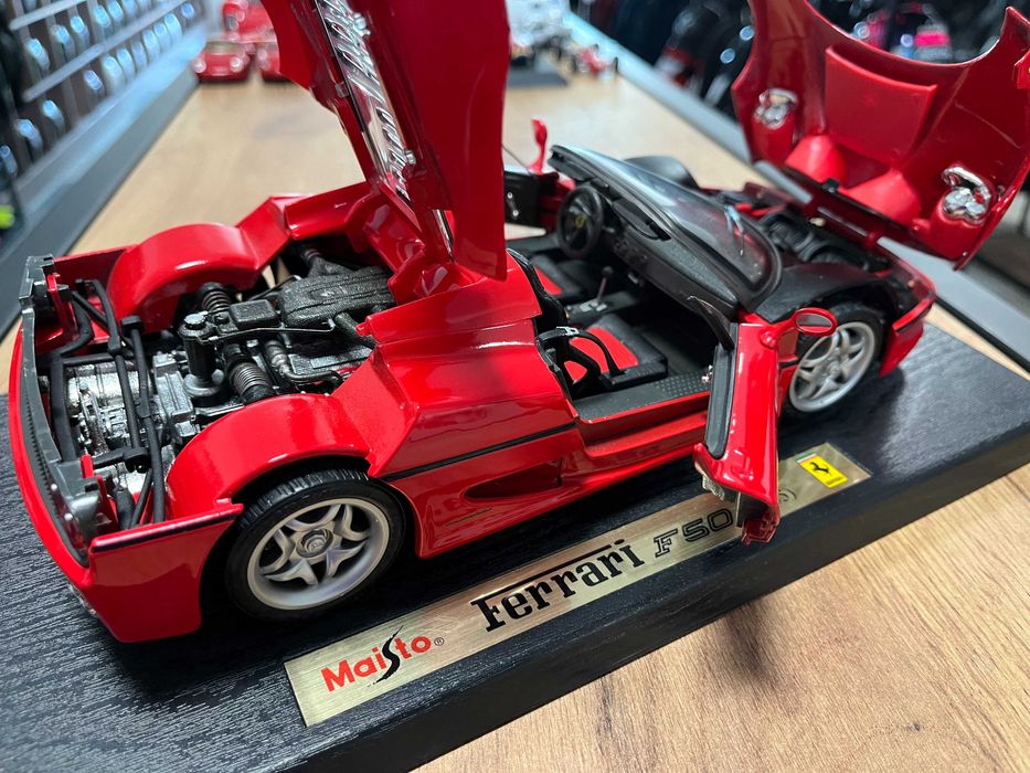 Рядък модел  метална колекционерска количка FERRARI F50 CABRIO 1:18