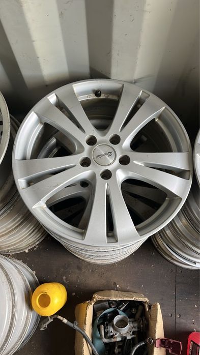 Продам диски R18