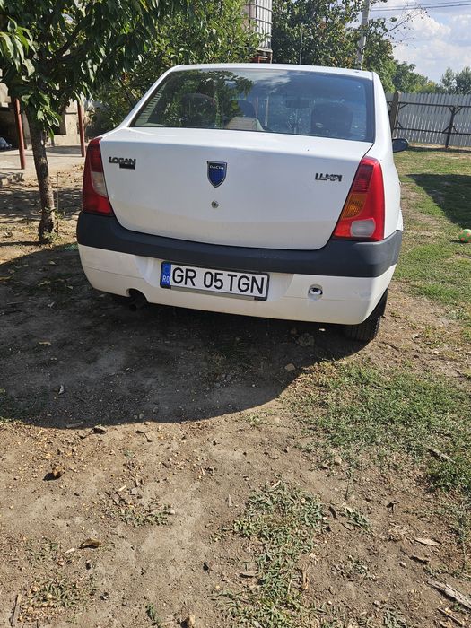 Vând Dacia Logan