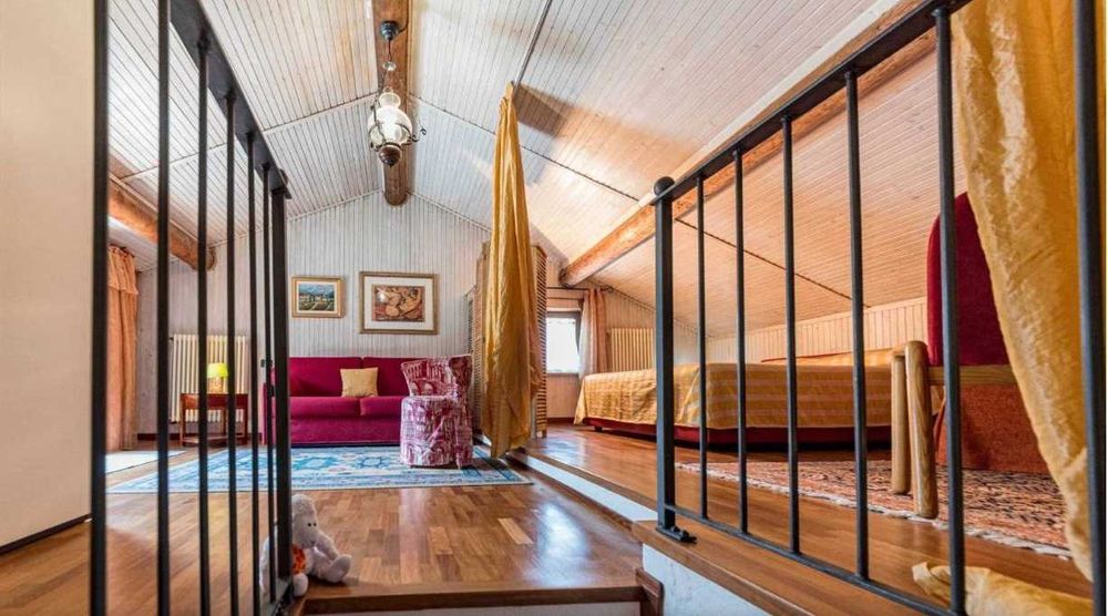 Casa cu 6 camere pentru evenimente, libera pentru revelion si craciun