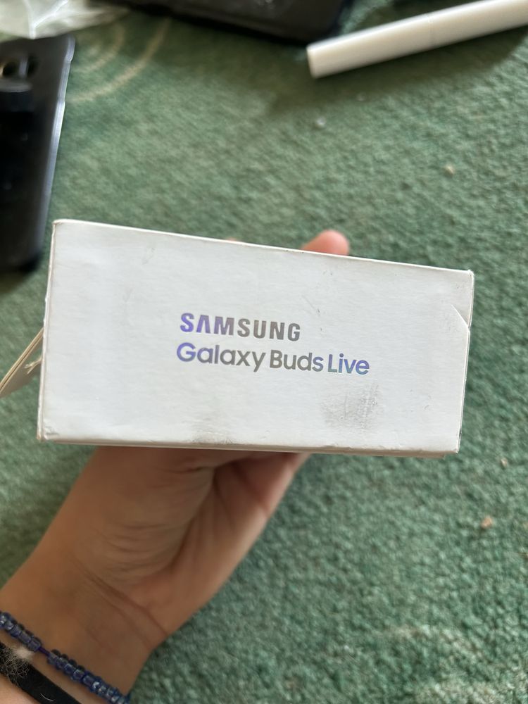 Samsung безжични слушалки buds