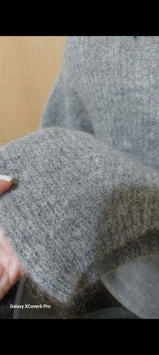 Нов пуловерJEAN PAUL. 33%kid Mohair. 33%вълна. размер XL.