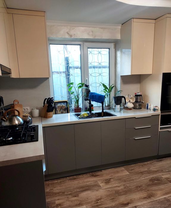 Продам кухню с техникой