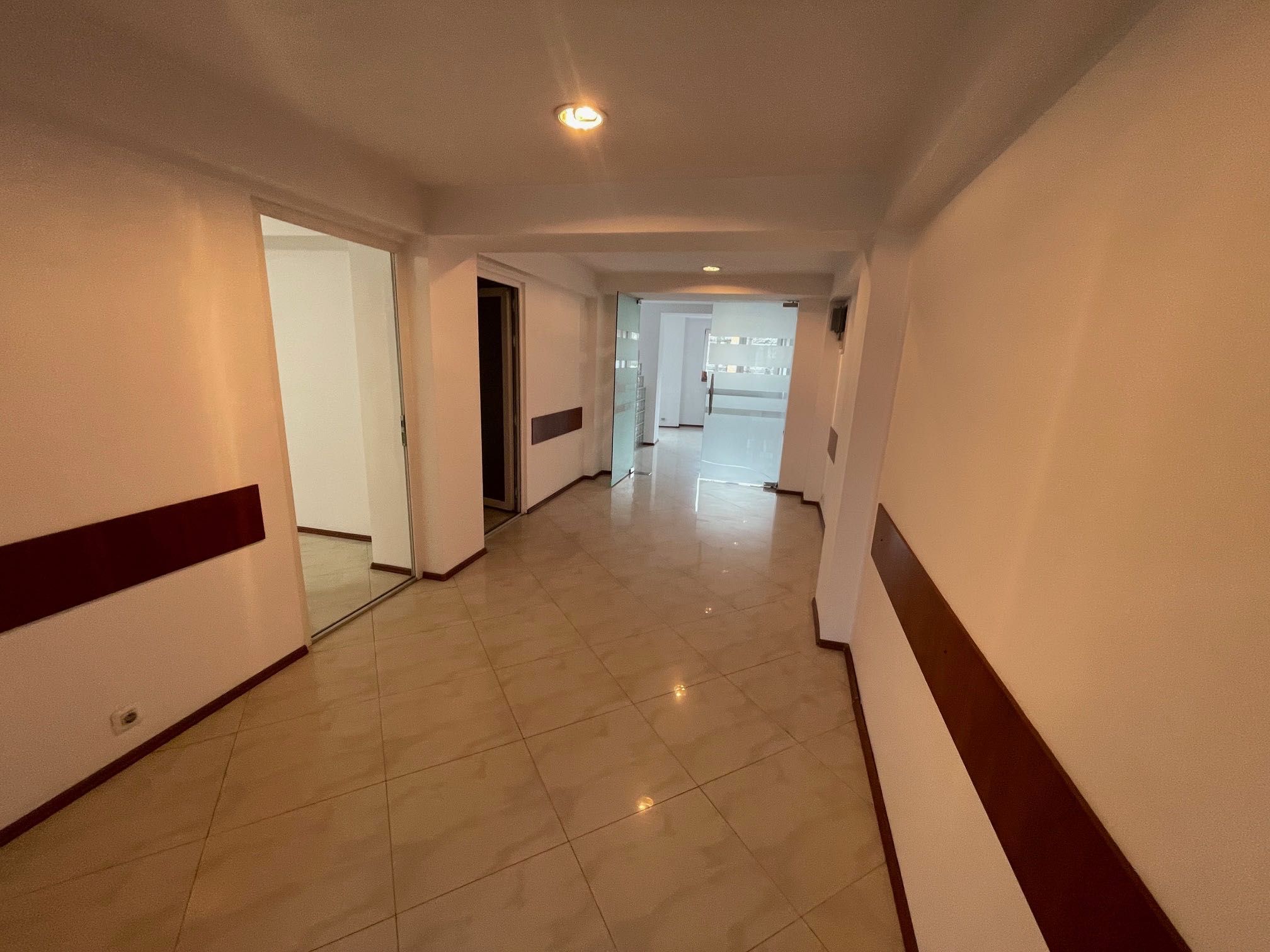 Inchiriez apartament in vila, 150mp pentru birouri, clinica