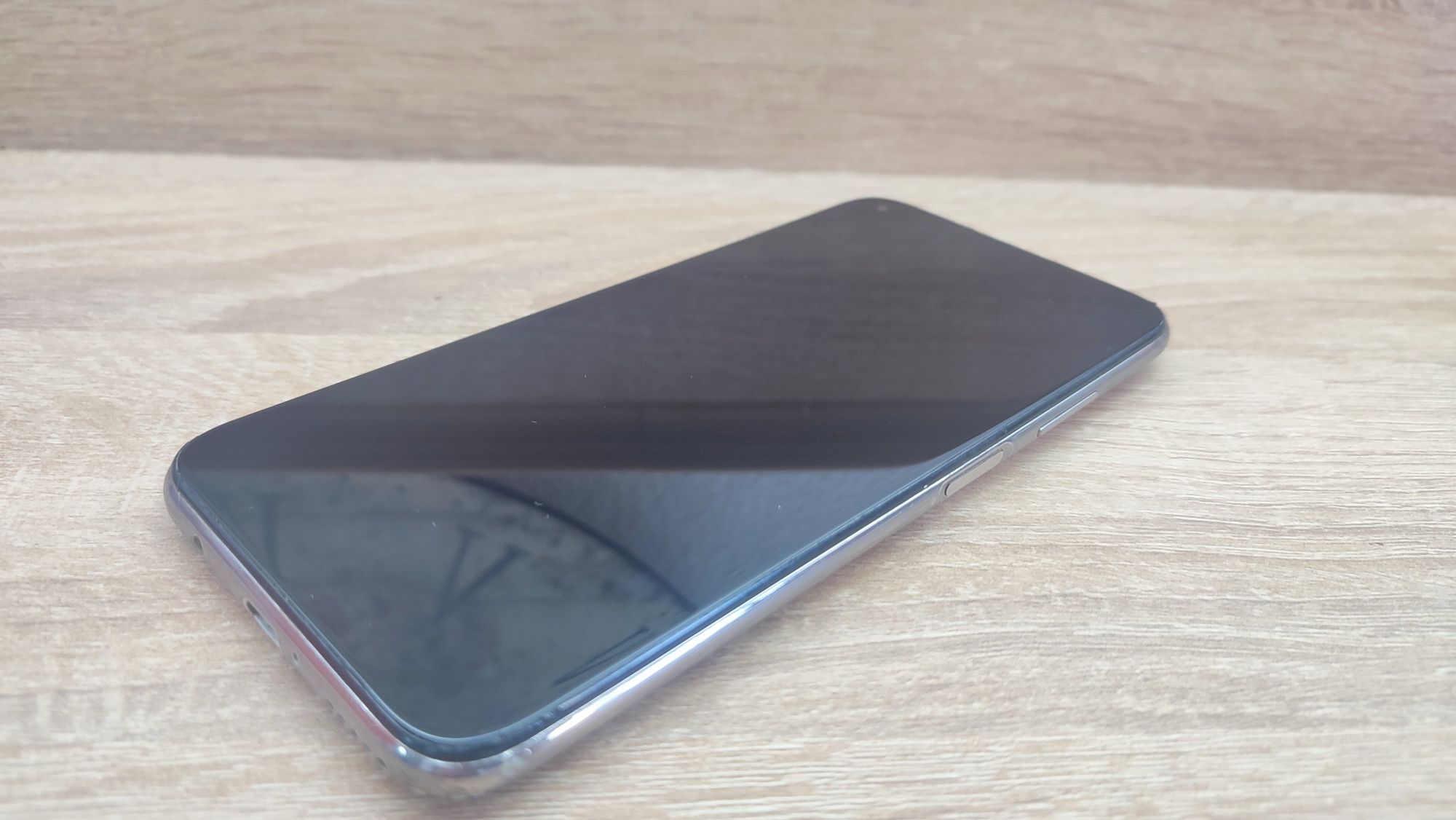 Huawei P40 Lite , placa de baza defecta , display impecabil