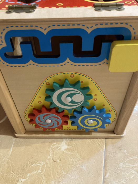 Дървен бизикуб почти нов