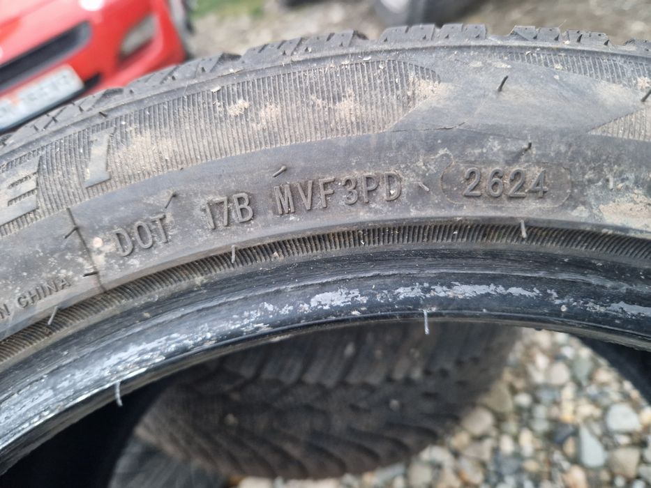 Vând 3 bucăți 245 40 r17 iarna dot 2024